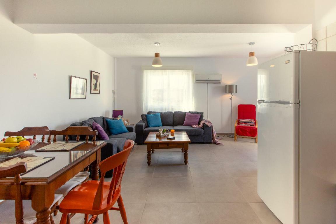 Jimmy'S Flat Apartment พาราลิมนี ภายนอก รูปภาพ